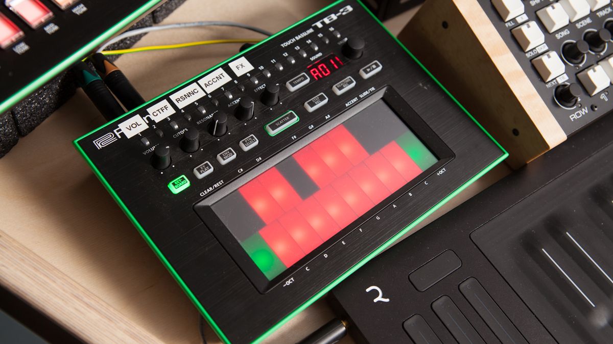 Roland TB-3.