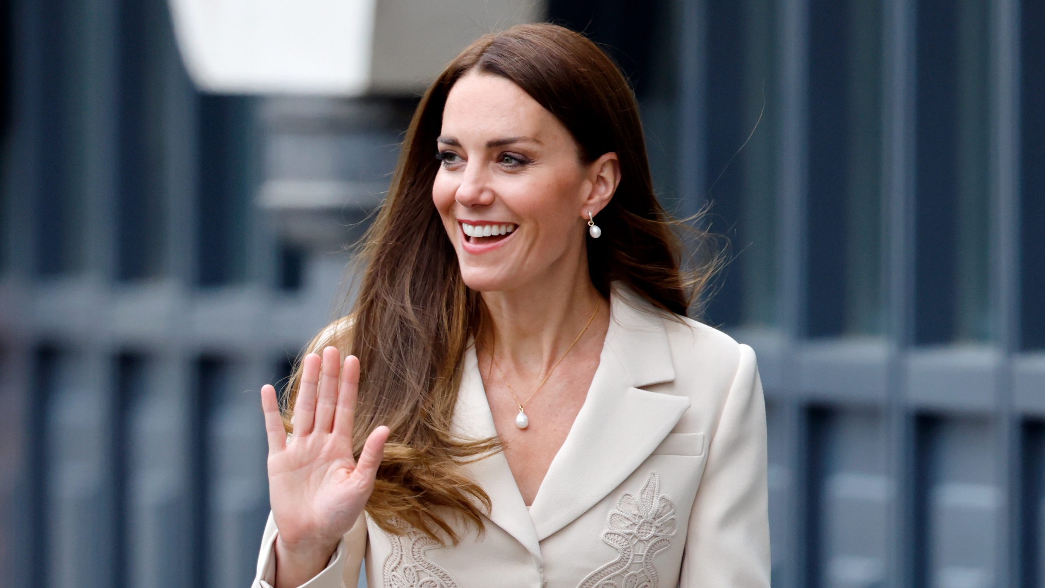 Catherine, Princess of Wales, wearing a pearl necklace, visits the headquarters of the Royal College of Midwives (RCM) and the Royal College of Obstetricians and Gynaecologists (RCOG) on April 27, 2022