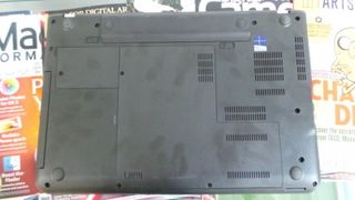 Lenovo ThinkPad E555 bottom