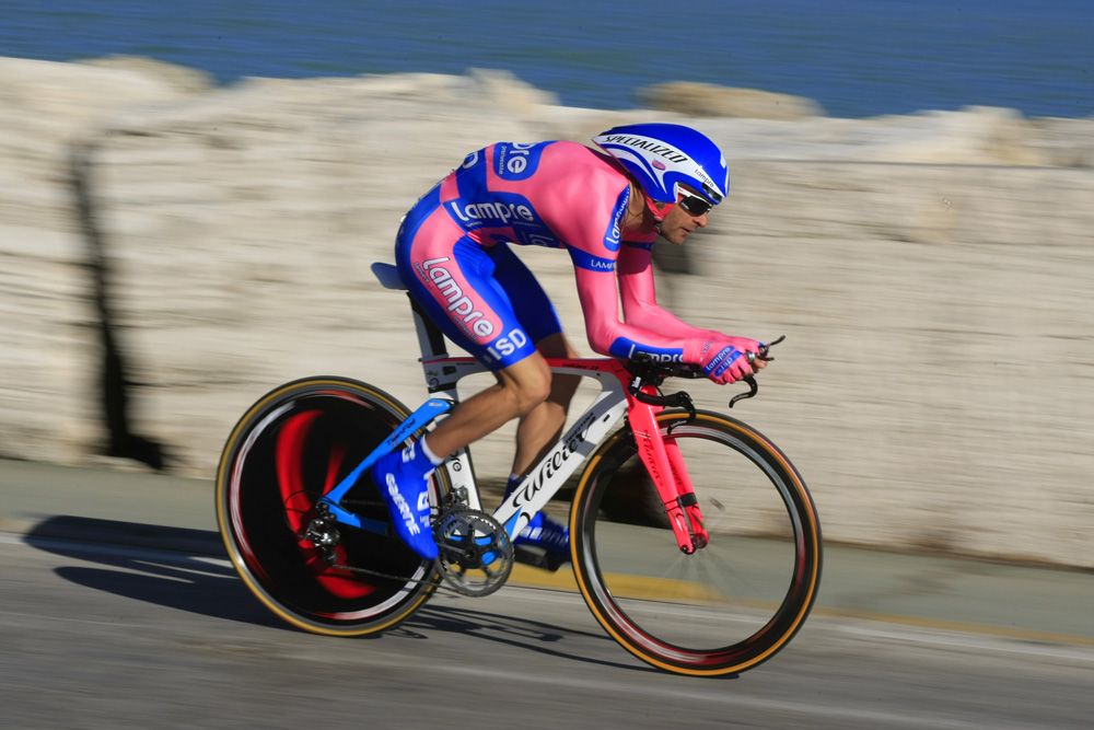 Michele Scarponi in a time trial