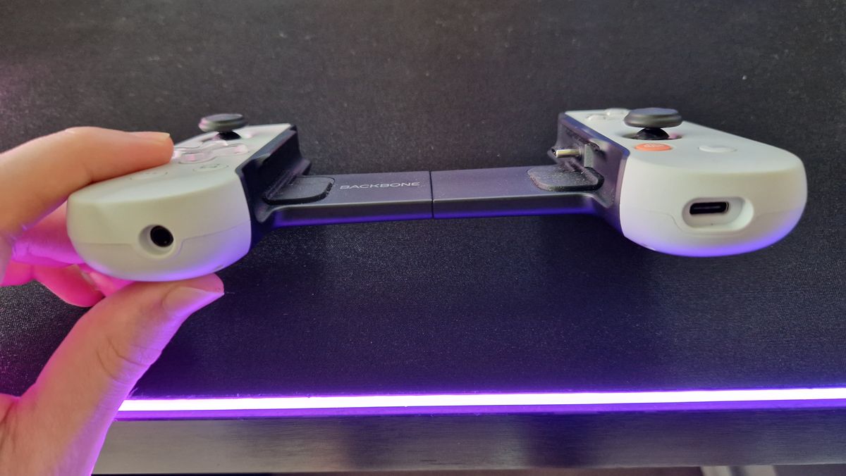 Backbone One PlayStation Edition's audio jack and USB-C port