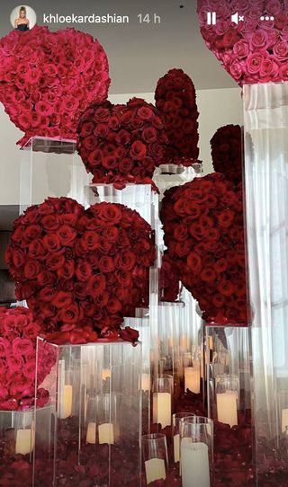 Khloé Kardashian roses