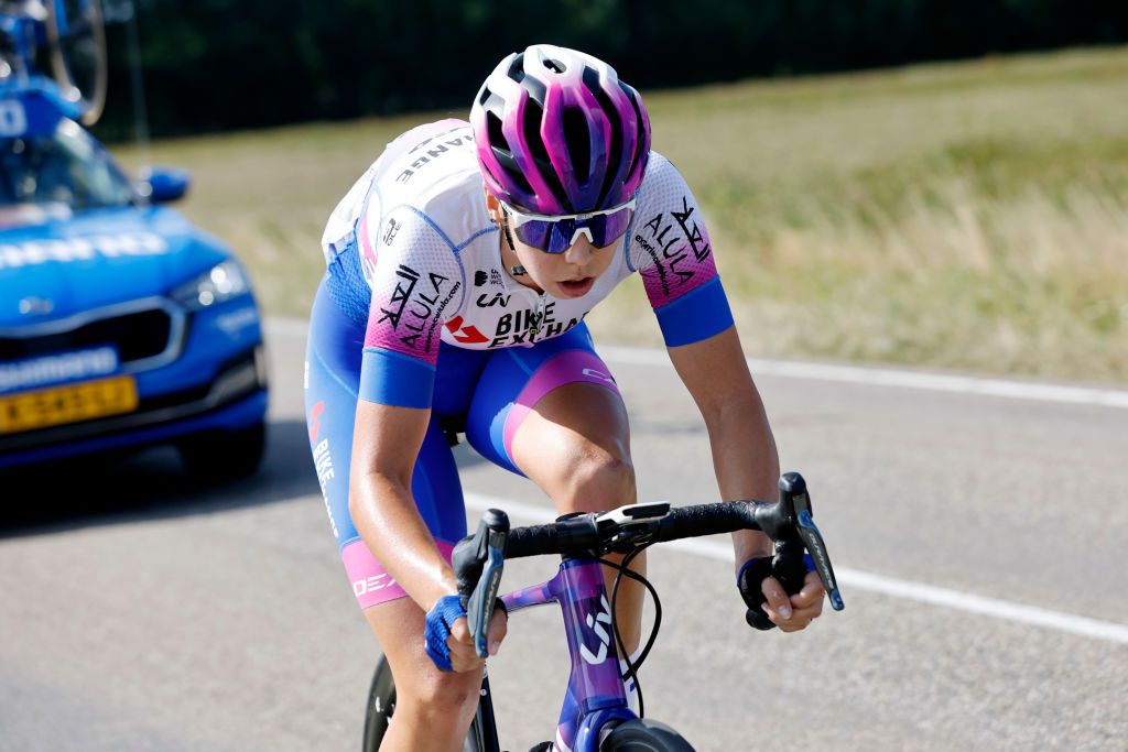 Georgia Baker solo on stage 2 at the Simac Ladies Tour