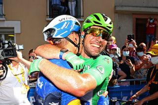 Mark Cavendish wins stage 13 at the Tour de France