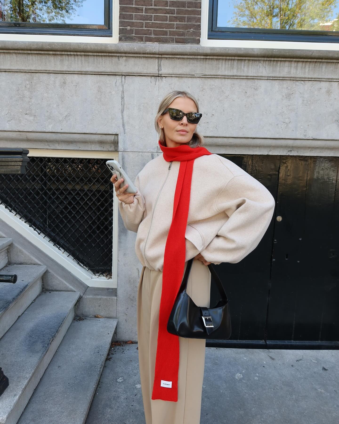 Fashion person Hollie Mercedes @holliemercedes wears a chic pinterest outfit.