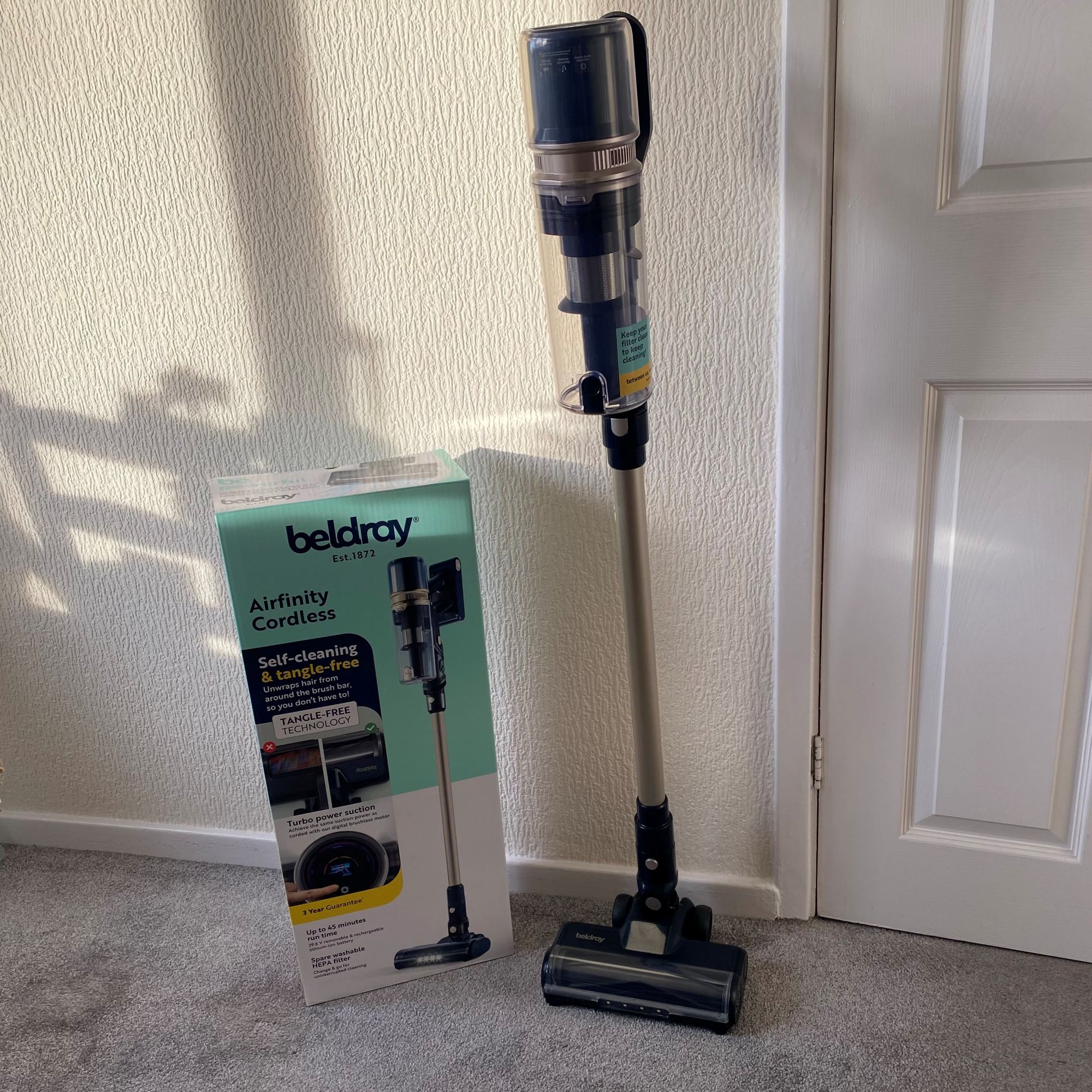 Beldray Airfinity Cordless Vacuum review - vacuum and box