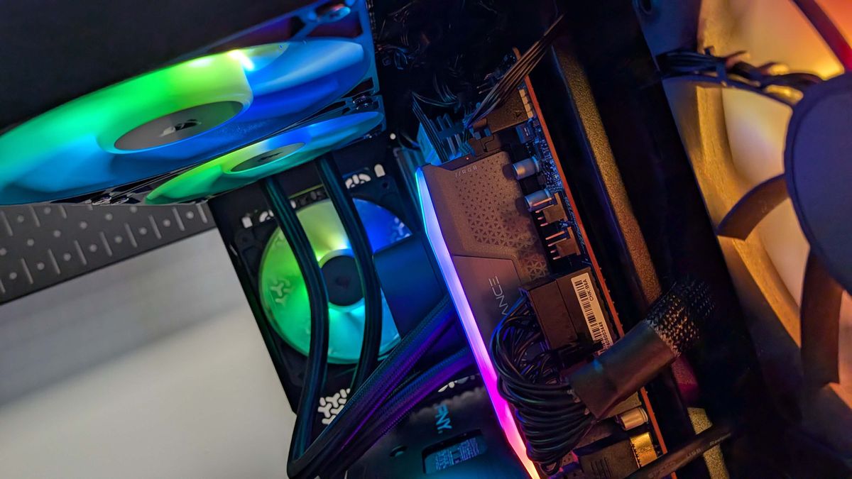 Corsair Vengeance A7500 gaming PC