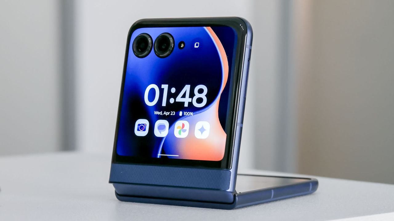 Motorola Razr 2025 hands-on.
