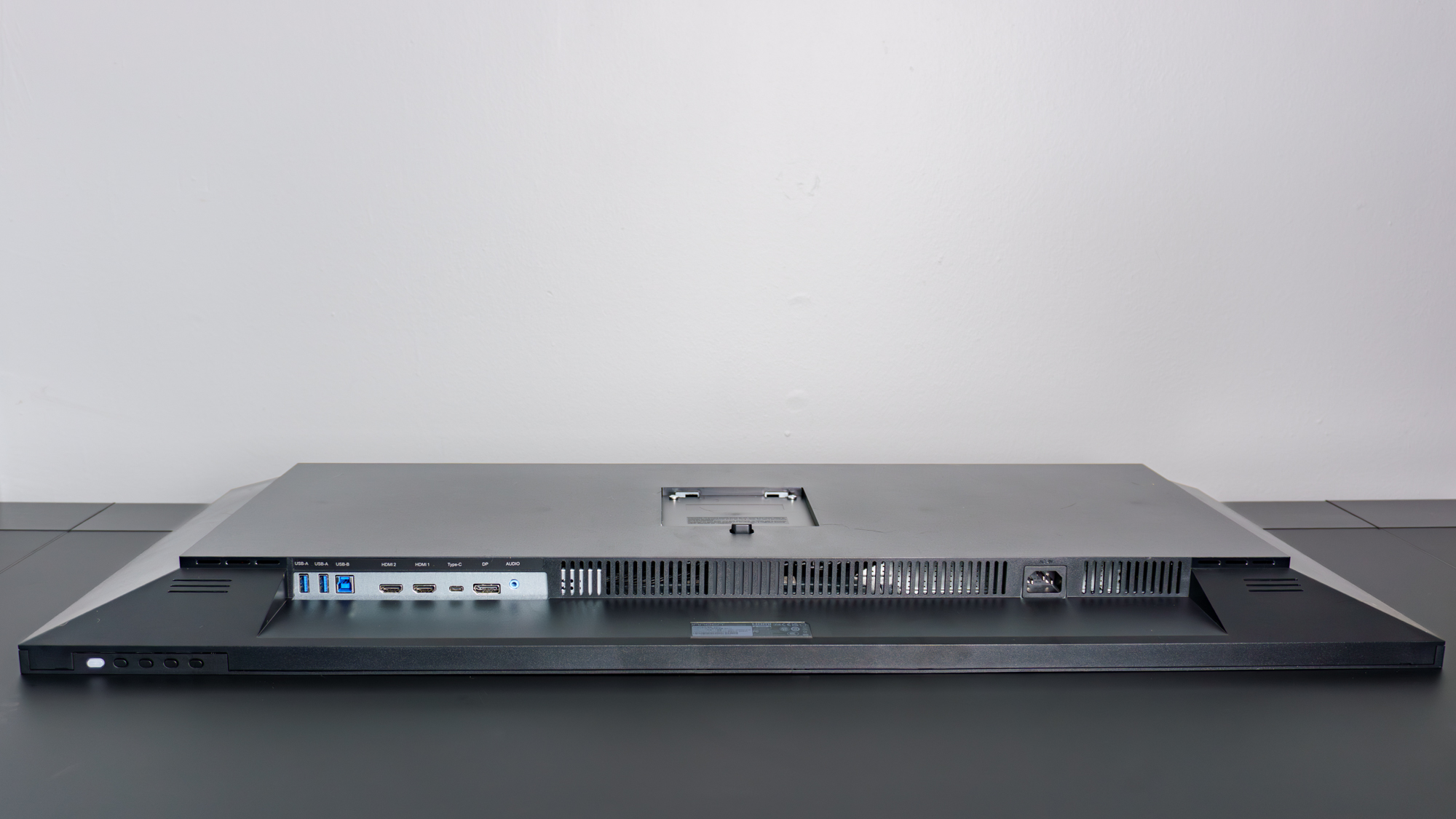 پورت های عقب مانیتور فوق عریض Innocn 40C1U