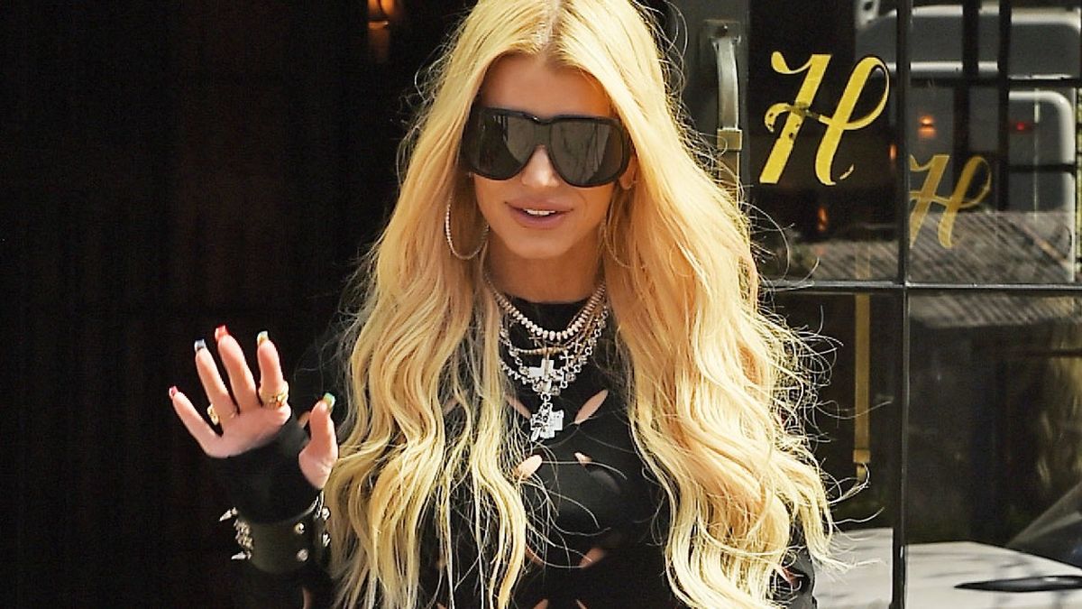 Jessica Simpson Reveals Why She 'Never Really Left' Her Y2K Fashion Era