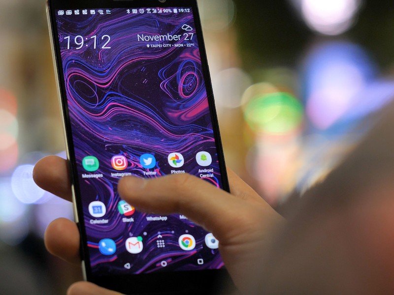 HTC U11+