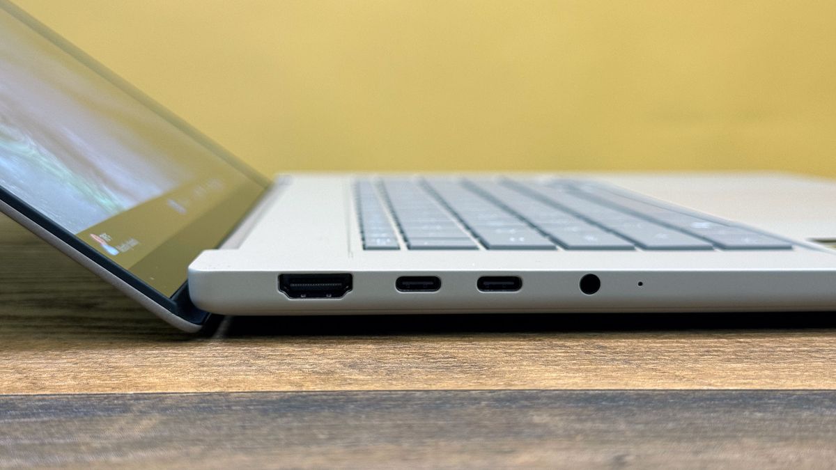 Asus Zenbook A16