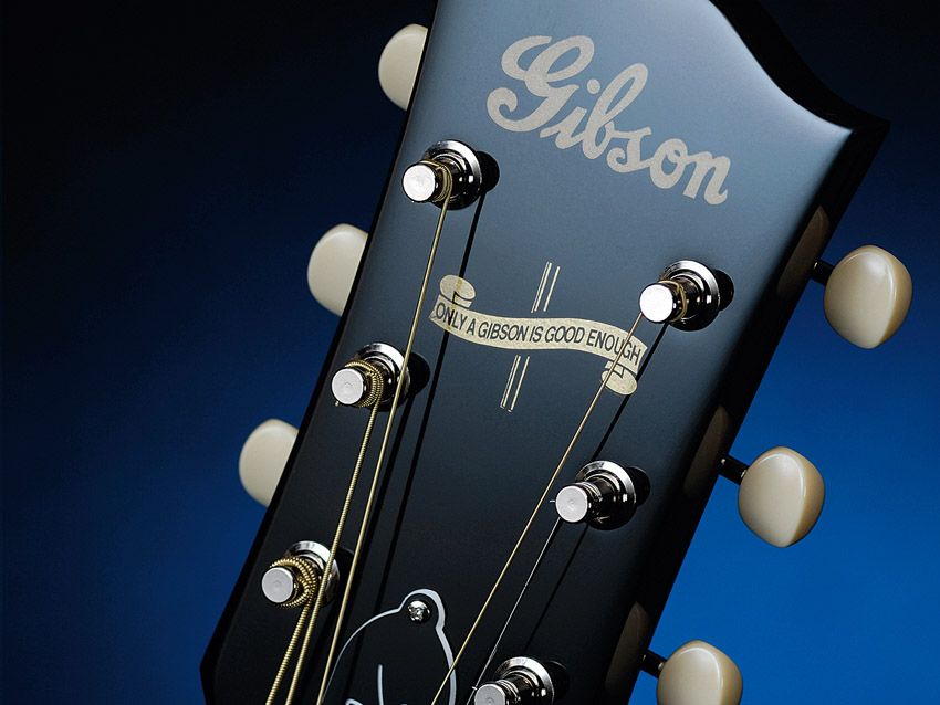 The 17-degree pitch headstock gives greater resonance and sustain.