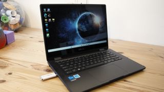 AsusBR1402F 2-in-1 Laptop