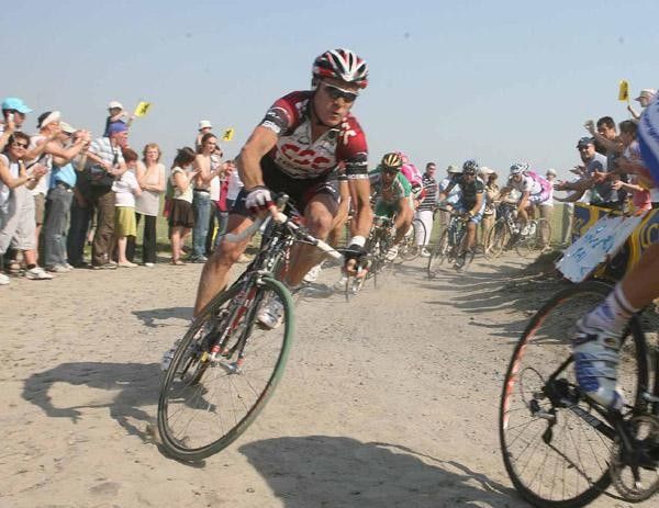O'Grady concentrates on one of the final cobbled sectors