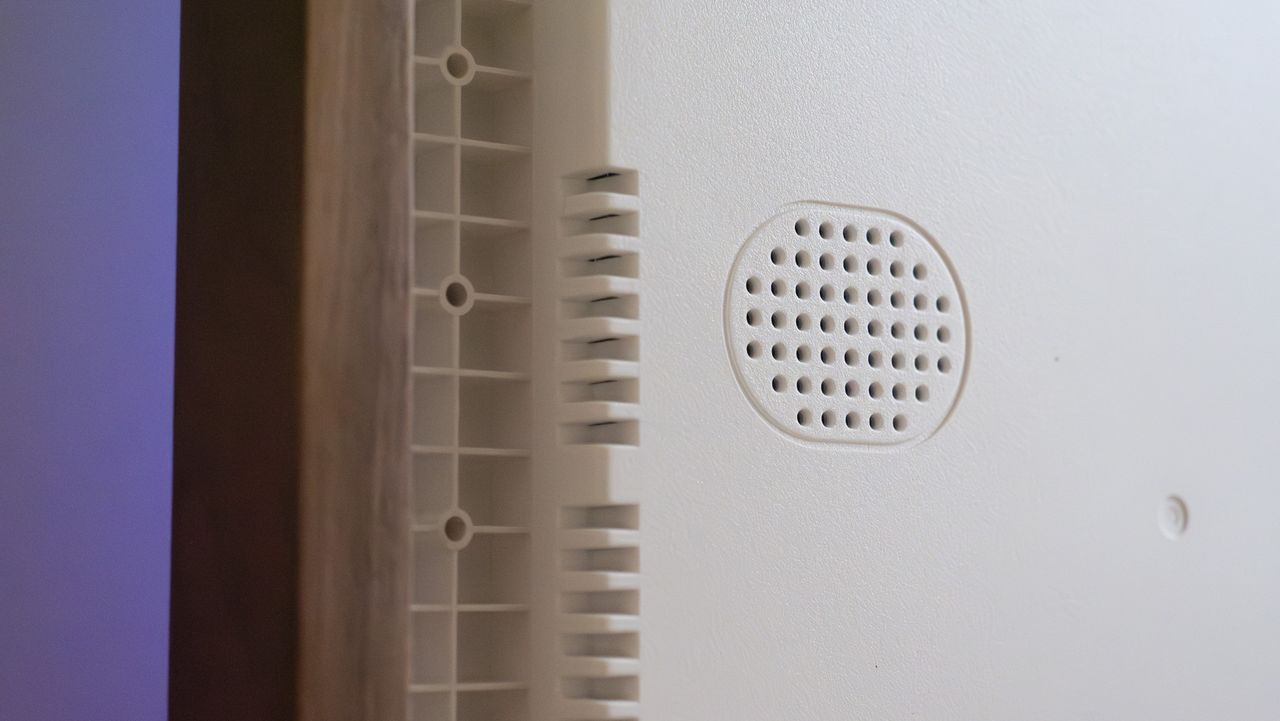 Closeup of the speakers of the Vieunite Textura digital canvas