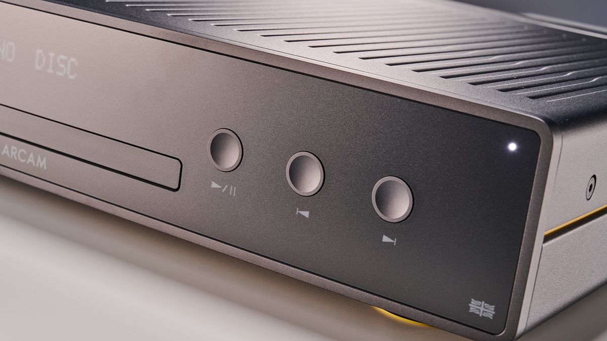 CD player: Arcam CD5