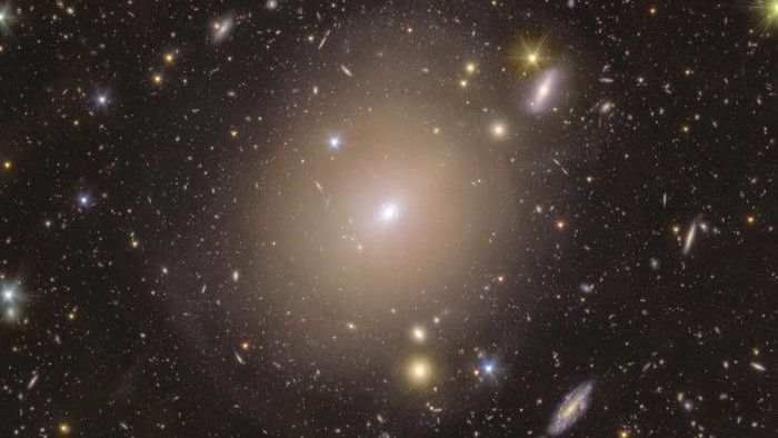 The Einstein ring surrounding the galaxy NGC 6505.