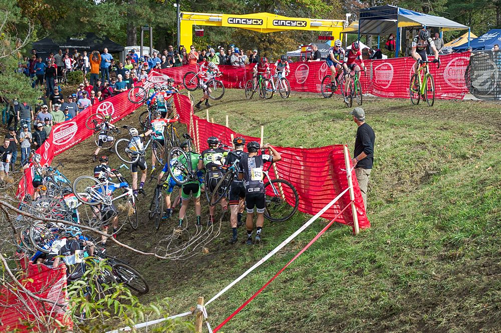 The chaos provided some excitement and separation of the favorites from the rest of the field during the open lap of the junior race.