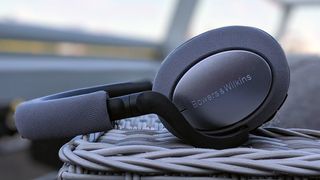 Bowers & Wilkins PX7 vs Sony WH-1000XM3: which is better?