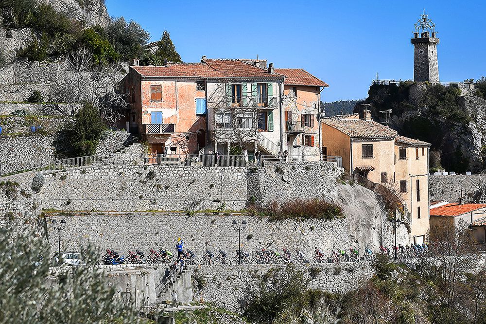 Spot the peloton against the gorgeous Italian backdrop