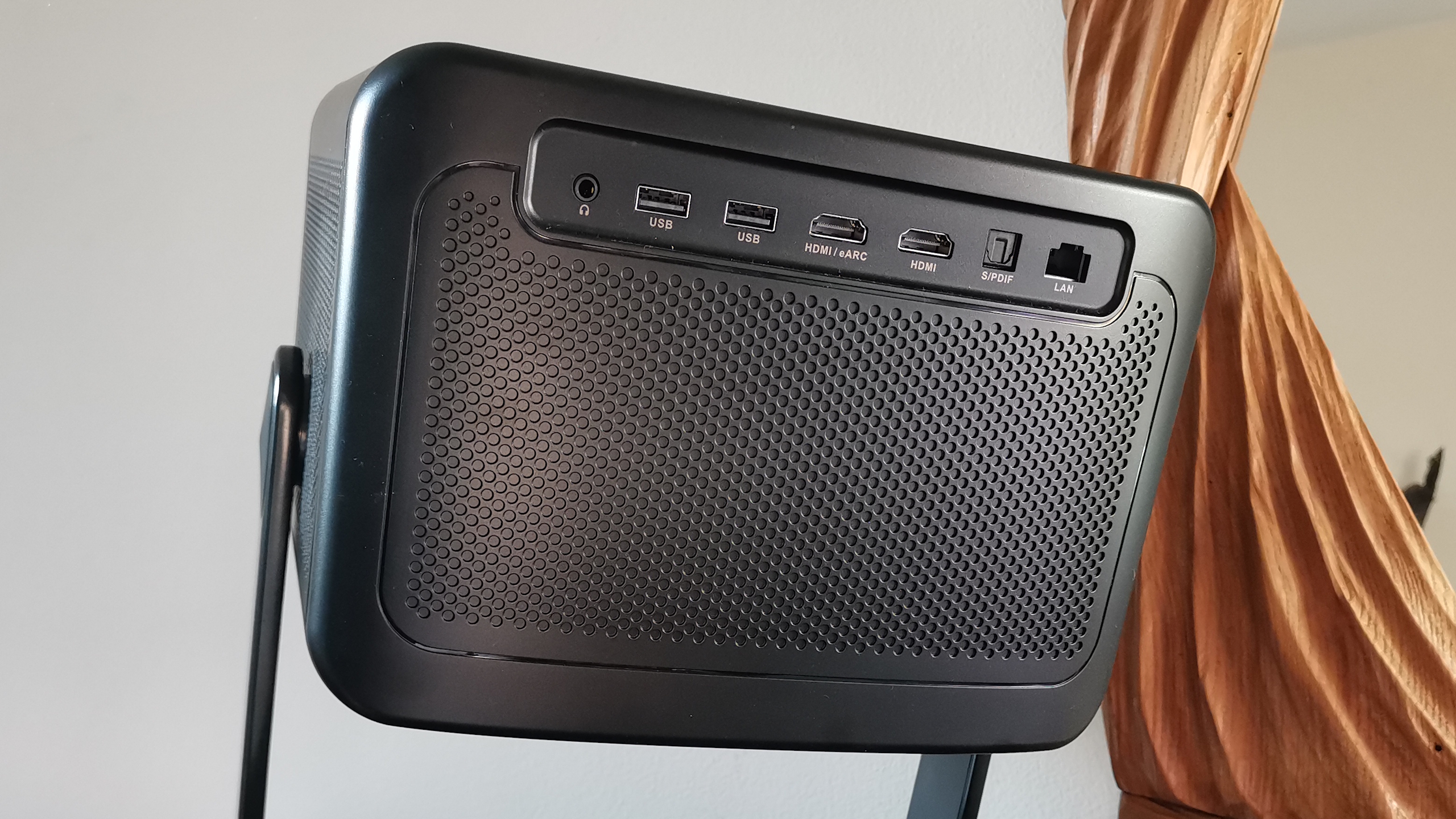 DangBei DBOX02 Pro 4K projector