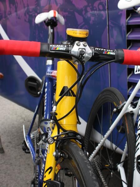 Evans runs his brakes Aussie-style with the left lever matched to the rear caliper.
