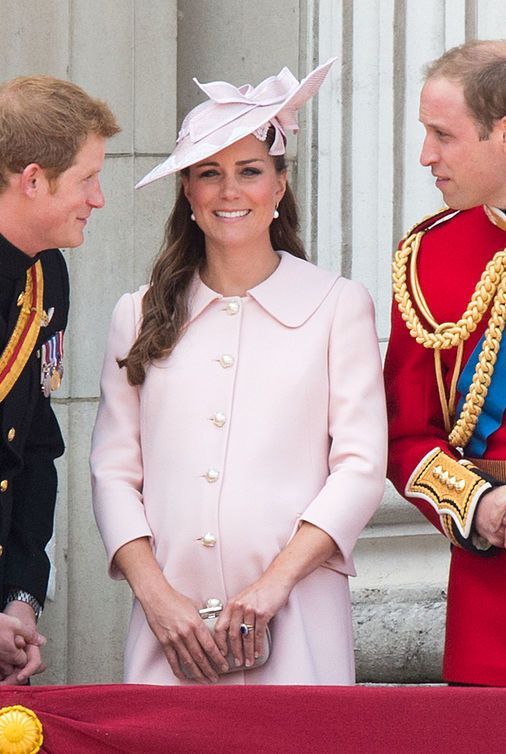 Event, Tradition, Monarchy, Ceremony, Uniform, Gesture, Prince,