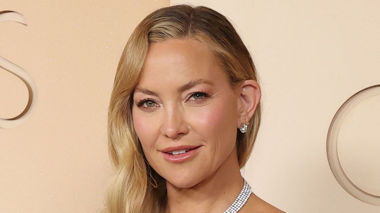 Kate Hudson’s Sage Green Living Room Is a Portrait of Nostalgic Charm – Resetting Calming Luxury for 2027