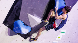 Lee Dohyun bouldering