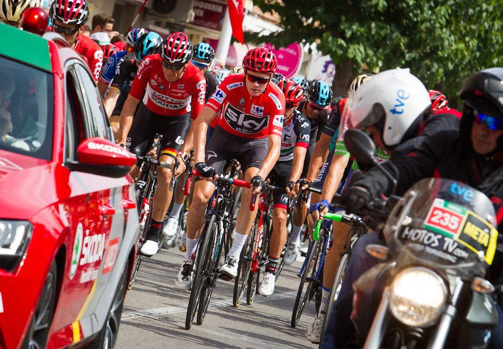 Chris Froome in red at the start of stage 7 at the Vuelta a Espana