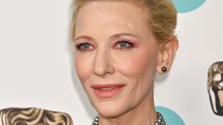 Cate Blanchett wearing eye makeup look blue eyes