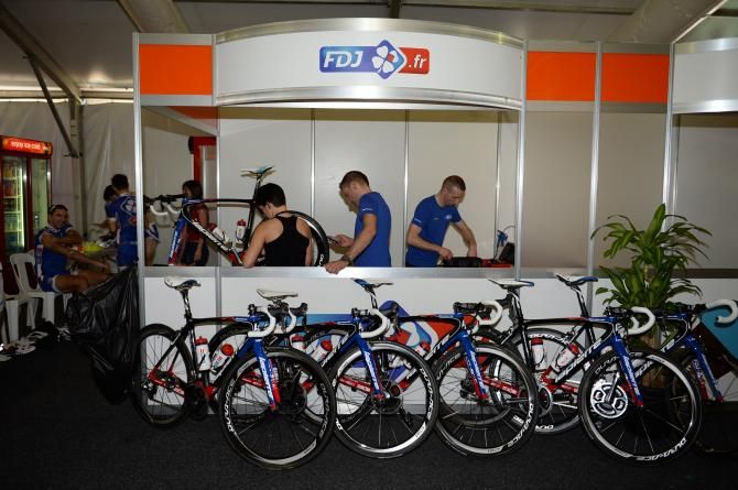 The FDJ mechanics set to work