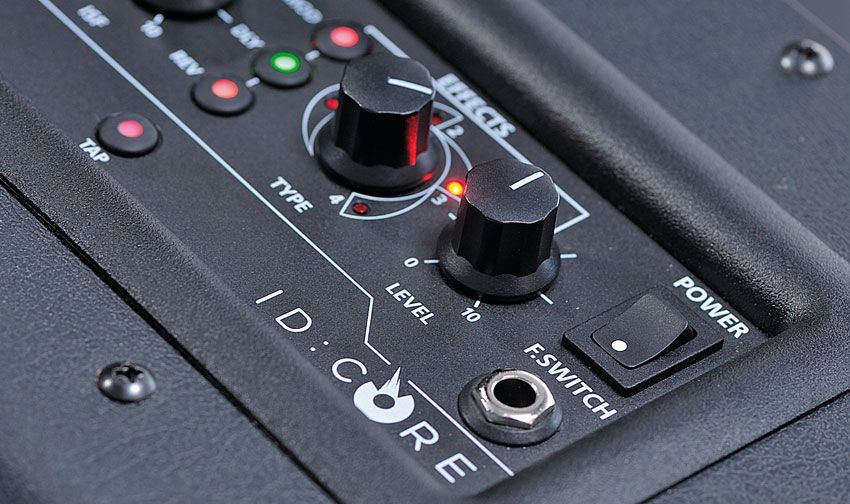 The Stereo 20 benefits from an optional foot control