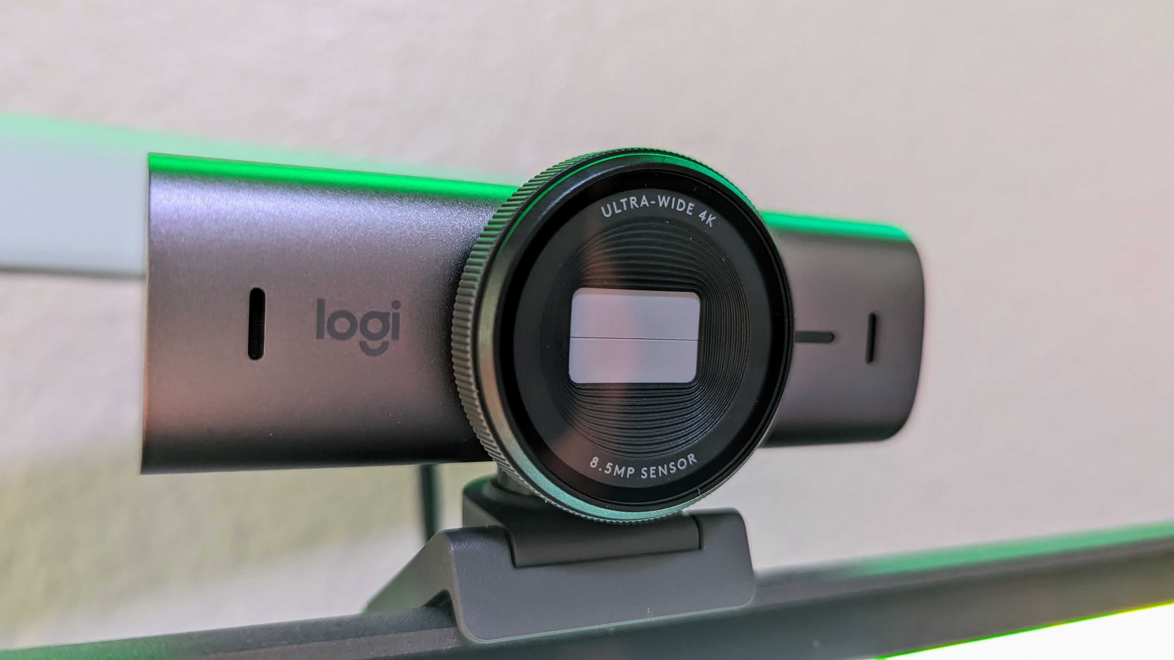 Image of the Logitech MX Brio webcam.
