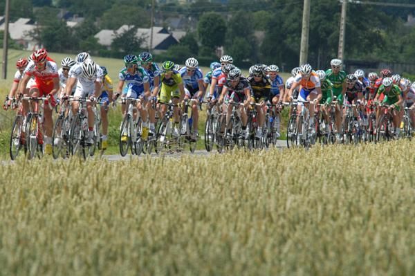The peloton keeps the break in check.