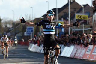 Michal Kwiatkowski wins the 2016 E3 Harelbeke (Watson)