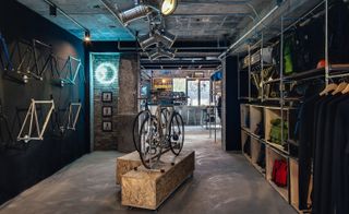 Established as Shanghai’s first fixed-gear boutique bicycle shop in 2010