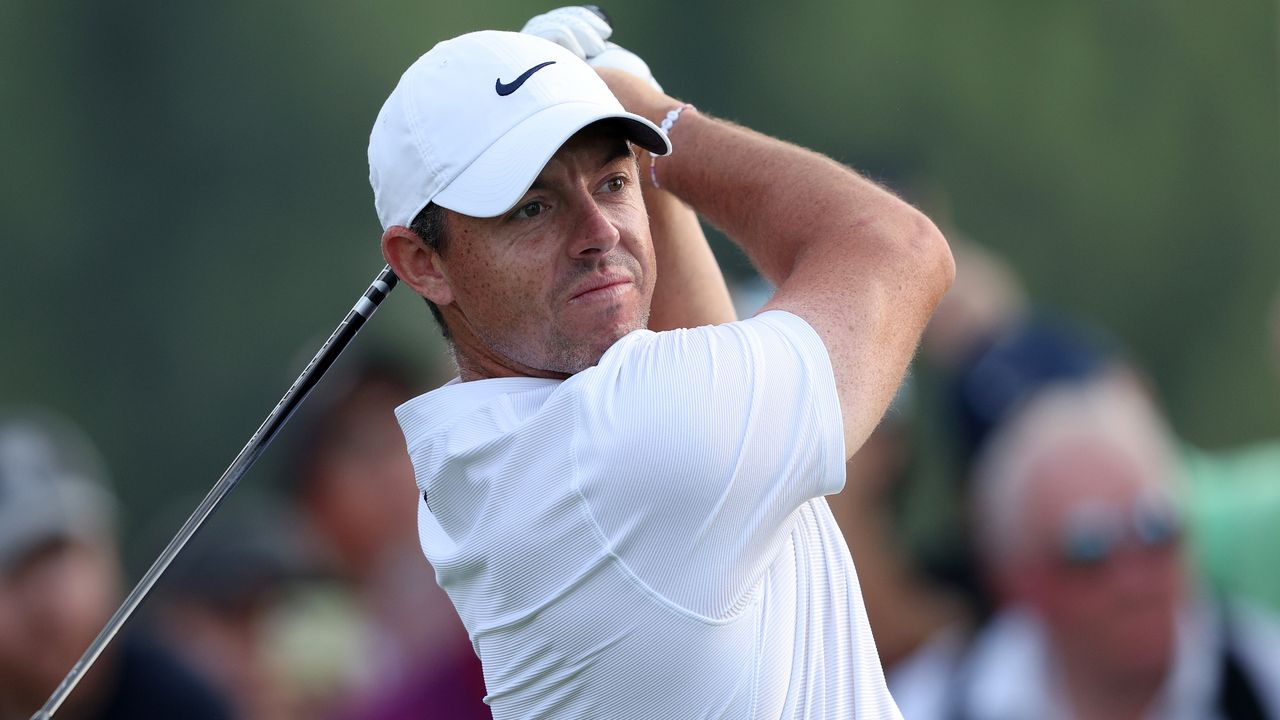 Rory McIlroy takes a shot at the Dubai Desert Classic