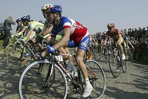 Thomas Voeckler (Bouygues Telecom) on the Mater cobbles
