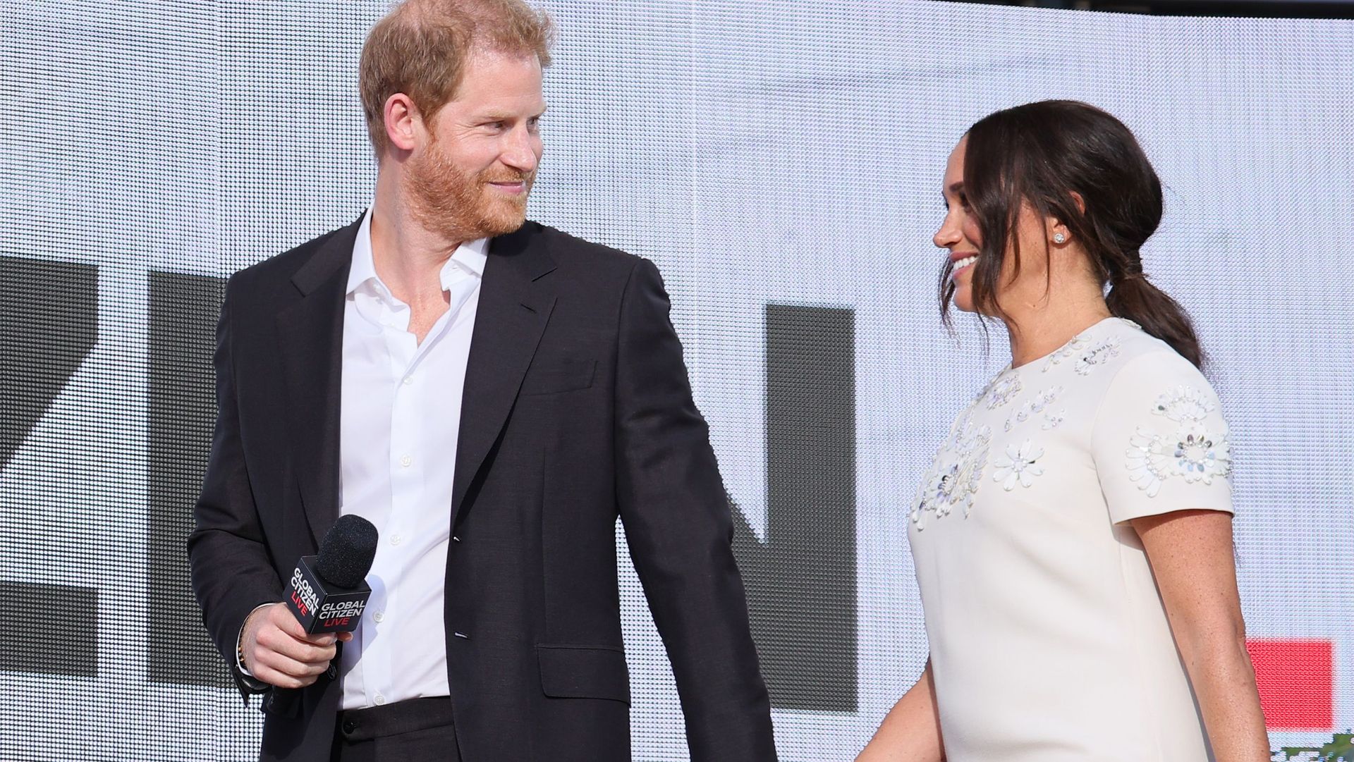 Meghan Markle Glows In White Mini Dress At Global Citizen Live Marie Claire 0152