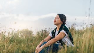 woman looking at the sky