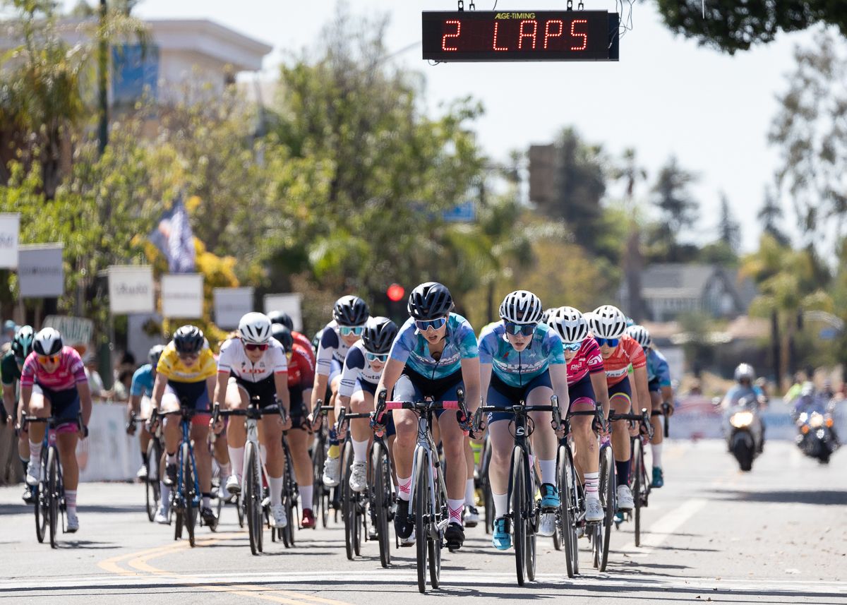 With 2 laps to go, Romina Hinojosa (ATX Wolfpack p/b ProBikeKit) took the front with teammate Kaitlyn Agnew.