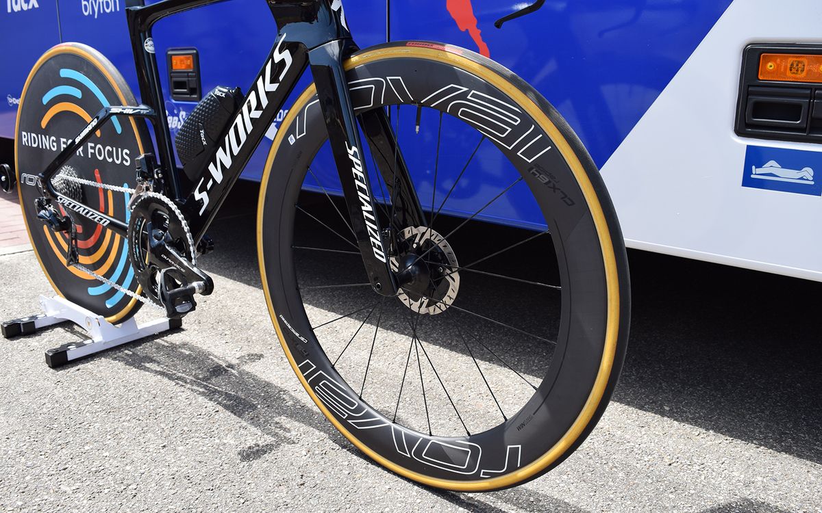 A look at the Roval CLX 64 front wheel