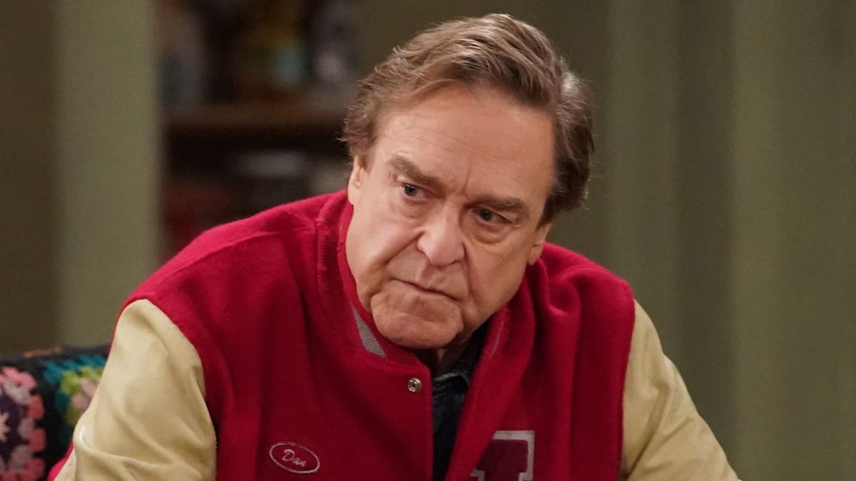 The Conners Reveals O.G. Roseanne Character Returning For William H. Macy Episode, And There Are Pics