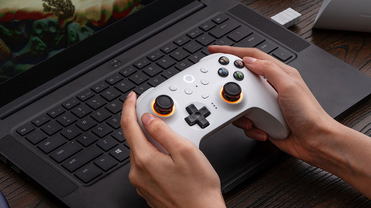 8BitDo Ultimate 2 PC controller in white