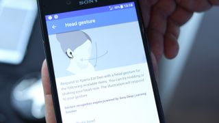 How head gestures work on the Xperia Ear Duo.