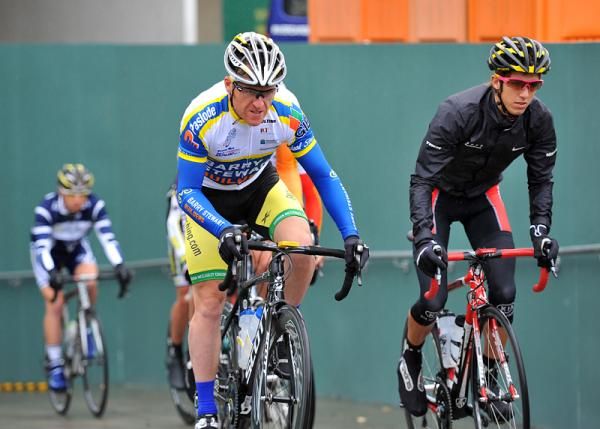 Gordon McCauley (Barry Stewart Builders &ndash; Gordon McCauley Coaching) leaves the ITL Velodrome