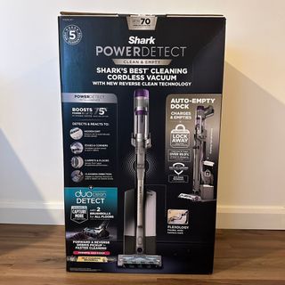 Shark PowerDetect Clean and Empty cordless vacuum cleaner in the box