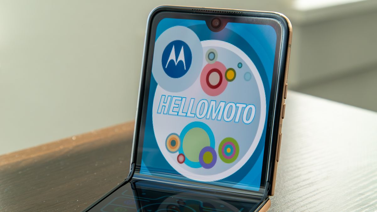 This hidden Motorola Razr feature is like a time machine
that takes you back to a simpler time